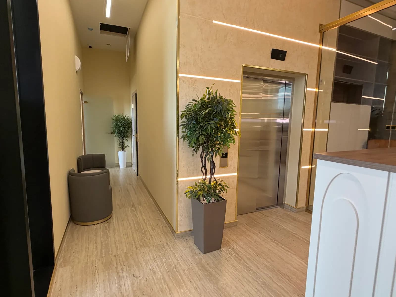 Corridor and lift at MediLavia clinic